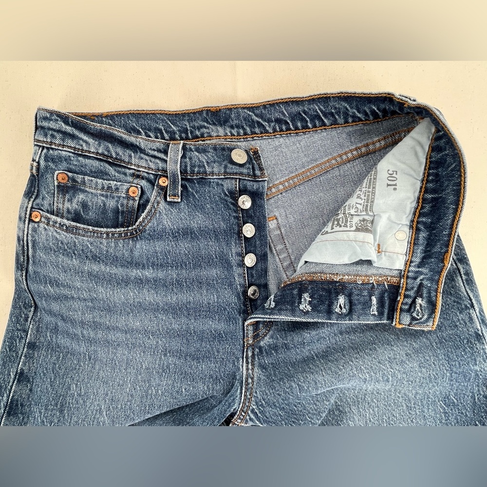 Levi’s Strauss 501 Classic Blue Denim Jeans - Picture 6 of 10